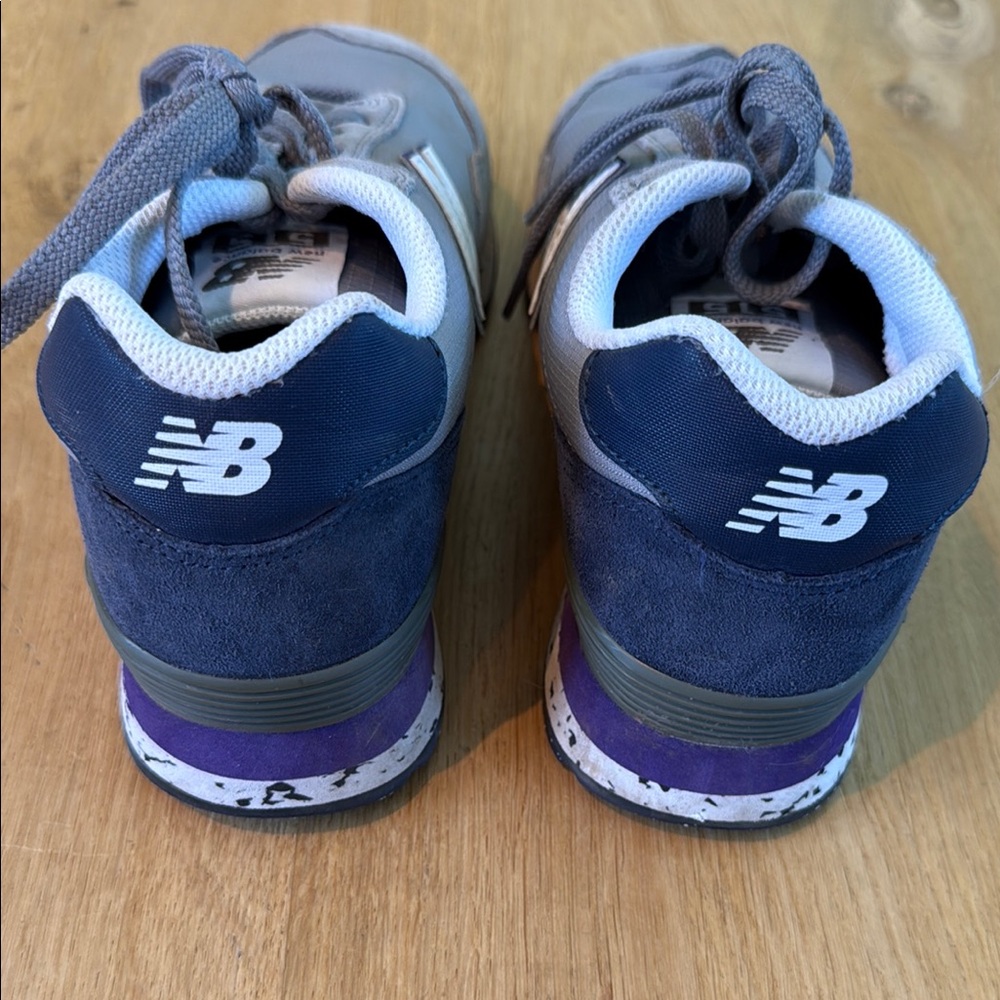 Men’s New Balance Navy and Violet Athletic Shoes Size 7
